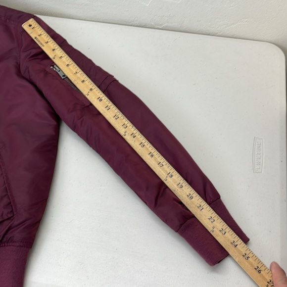 Levis Womens Bomber Jacket Burgundy  Lined Sz S - Picture 9 of 13